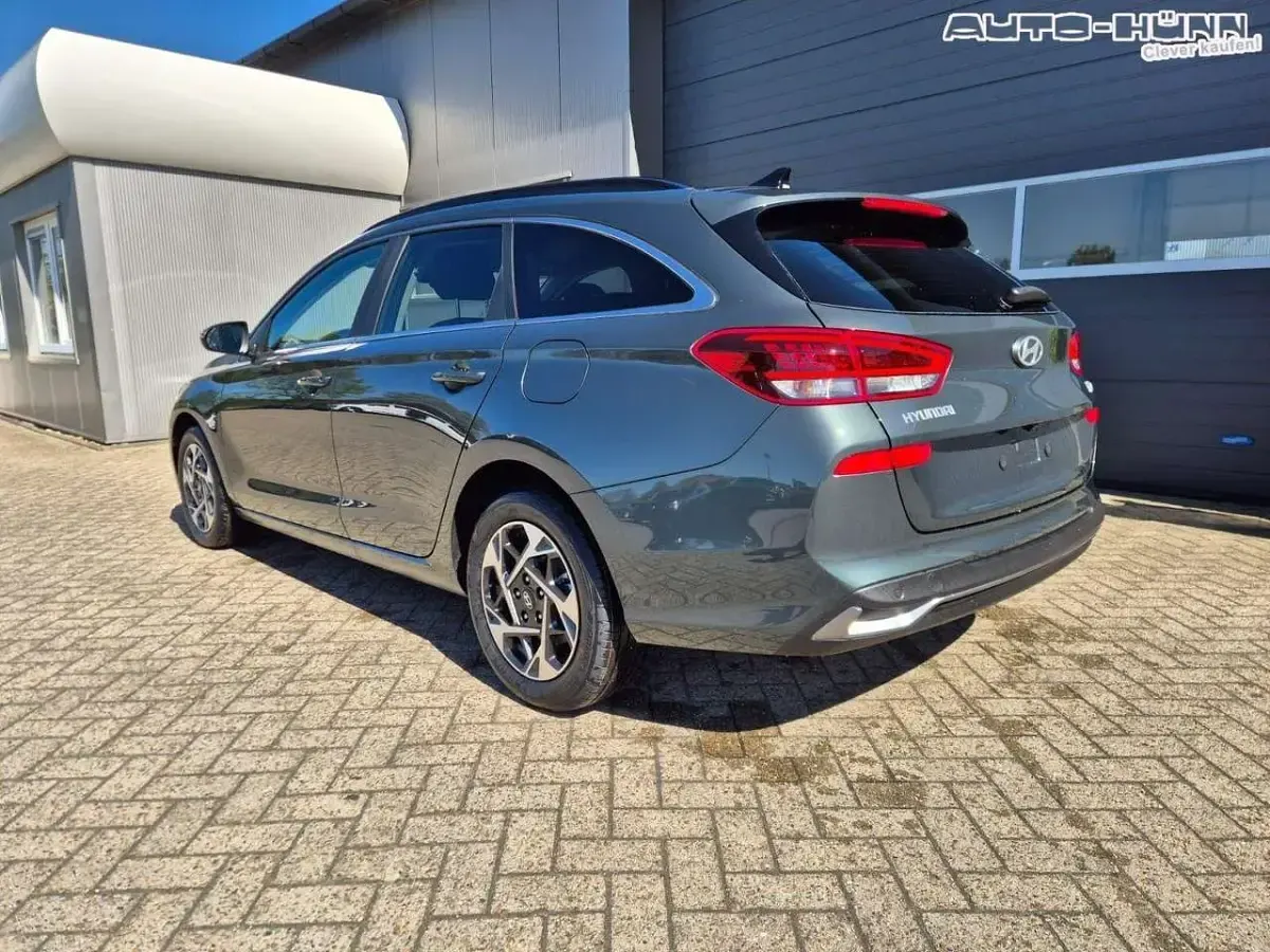Neu Hyundai i30 Trend 150 PS (110 kW) 2026 Cypress green Kombi