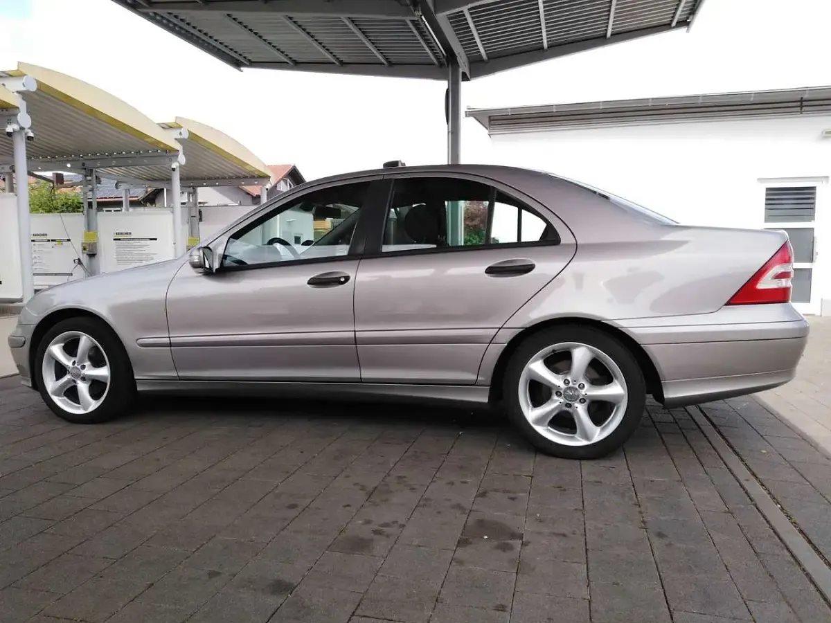 Gebraucht Mercedes C200 163 PS (119 kW) 2006 Cubanitsilber  metallic Limousine