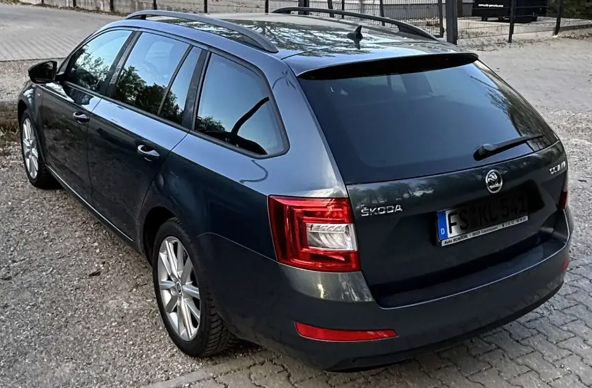 Używany Skoda Octavia Joy 150 KM (110 kW) 2016 Szary Kombi