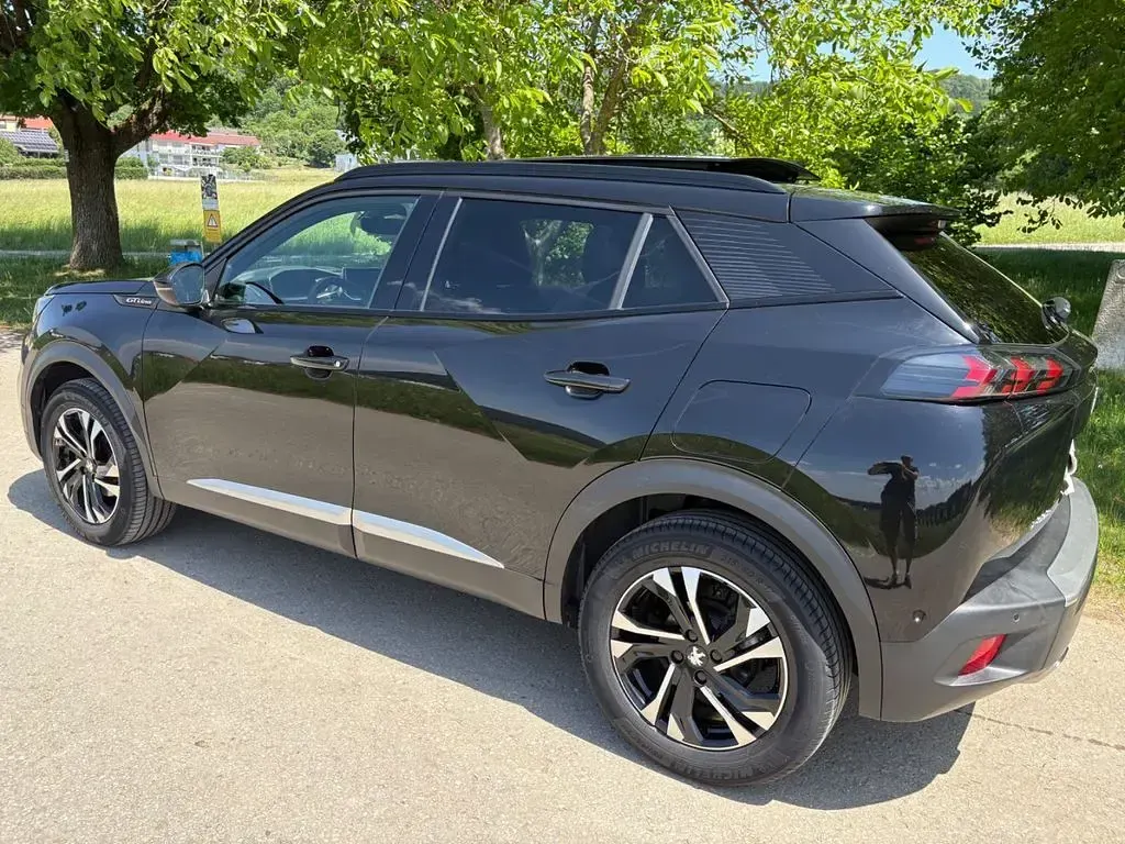 Gebraucht Peugeot 2008 GT 131 PS (96 kW) 2020 Schwarz SUV