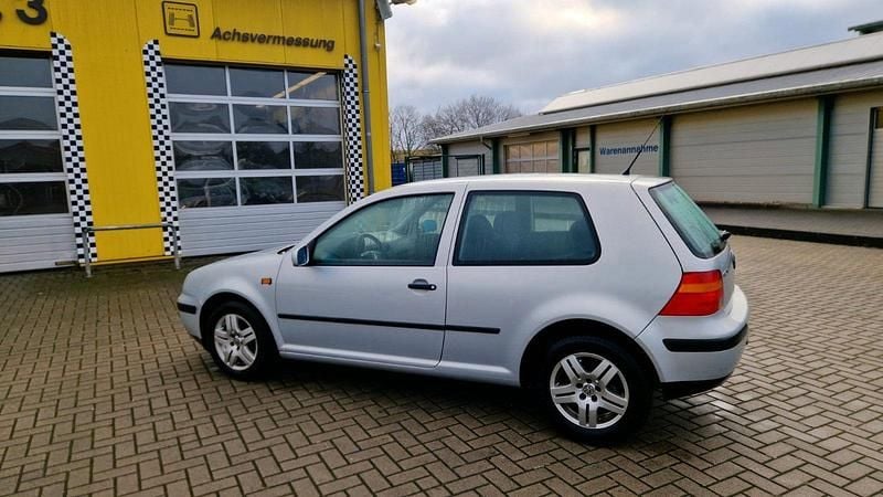 Gebraucht VW Golf IV 75 PS (55 kW) 1998 Silber Kleinwagen