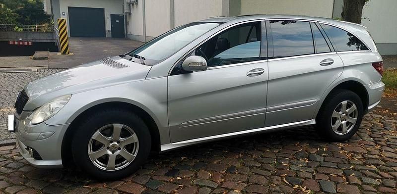 Silber Gebraucht 2010 Mercedes R300 Van / Kleinbus | 6.999 € (Superpreis) - Bild 1/4