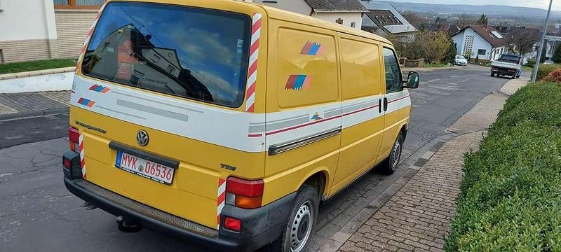 Używany VW Transporter 88 KM (64 kW) 2004 Żółty Van