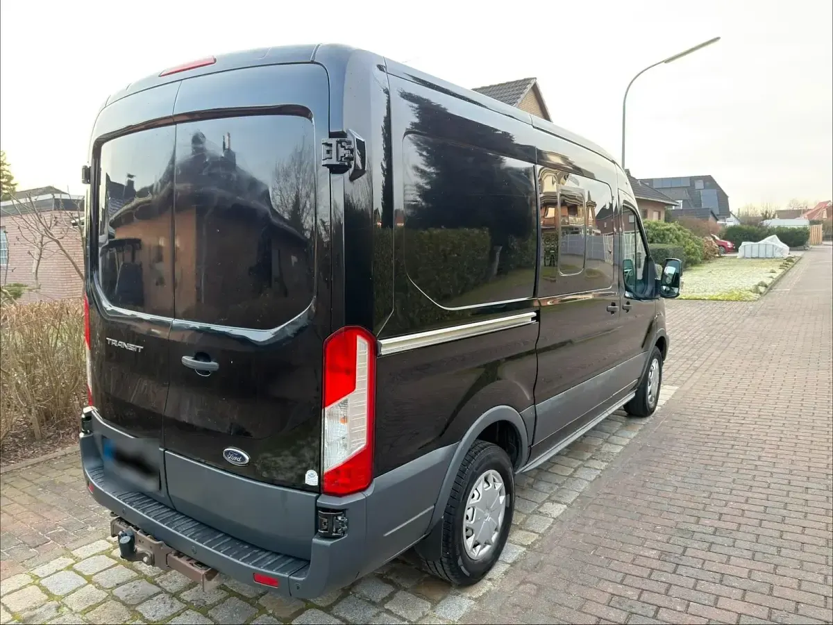 Gebraucht Ford Transit 131 PS (96 kW) 2017 Schwarz Van / Kleinbus