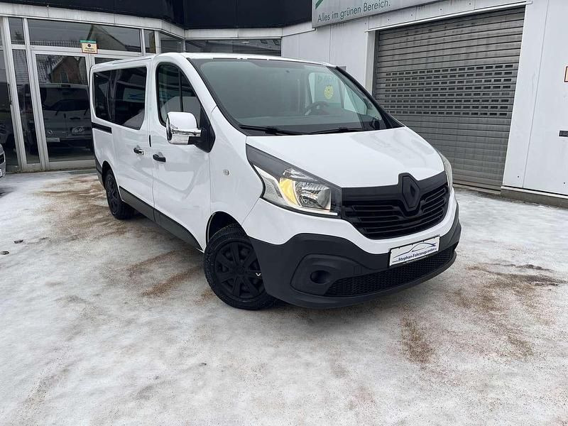 Gletscherweiss Gebraucht 2015 Renault Trafic Expression Van / Kleinbus | 8.999 € (Superpreis) - Bild 1/4