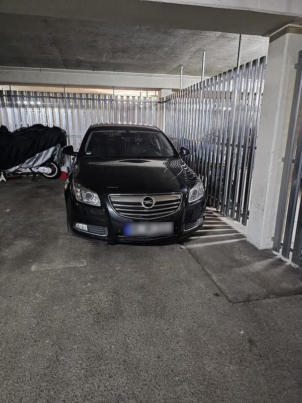 Gebraucht Opel Insignia 160 PS (117 kW) 2013 Schwarz Limousine