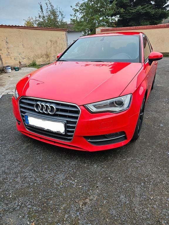 Rot Gebraucht 2013 Audi A3 S-Line Limousine | 8.800 € (Fairer Preis) - Bild 1/4