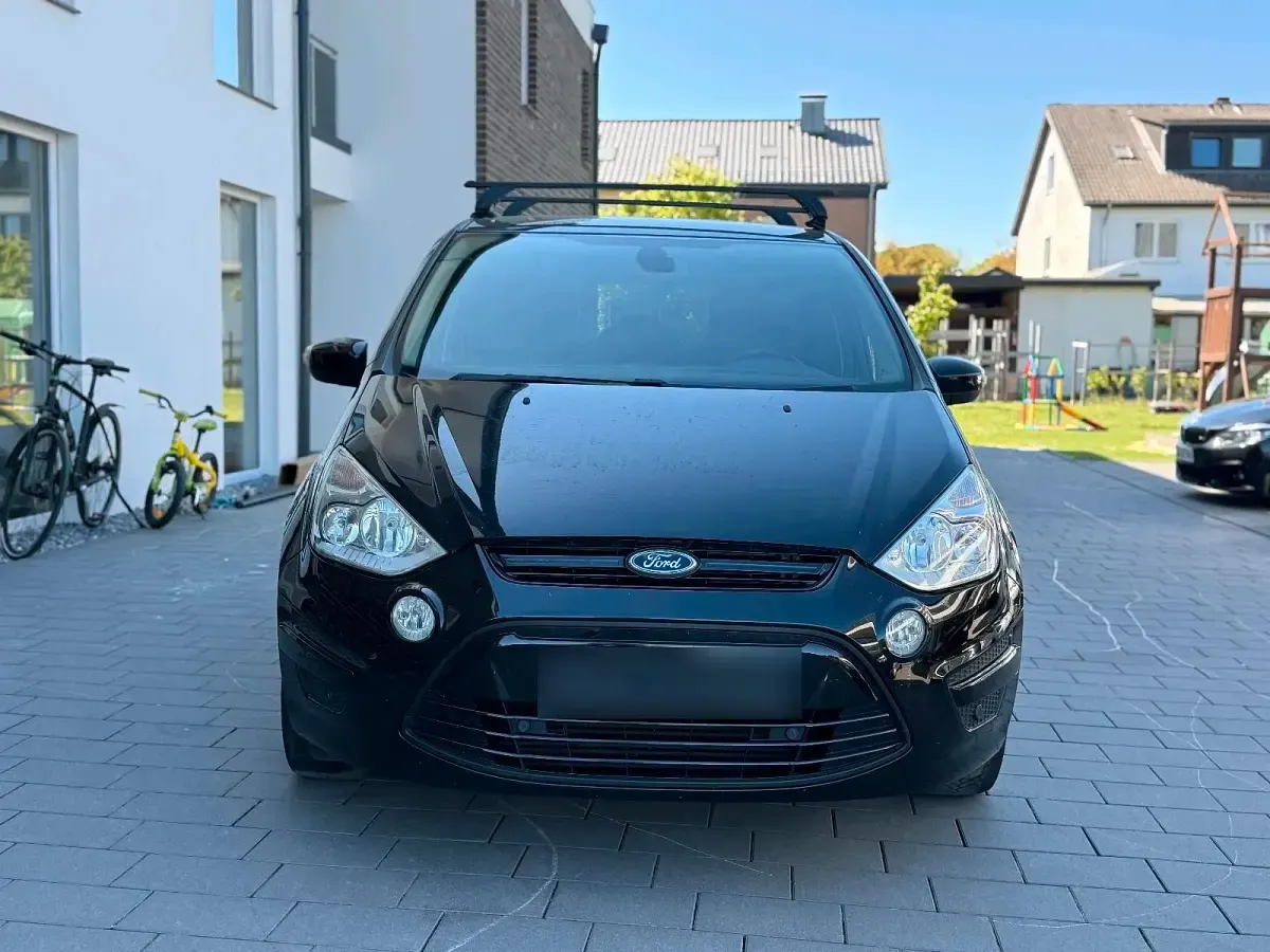 Second-hand Ford S-MAX S 140 CP (102 kW) 2010 Negru Monovolum