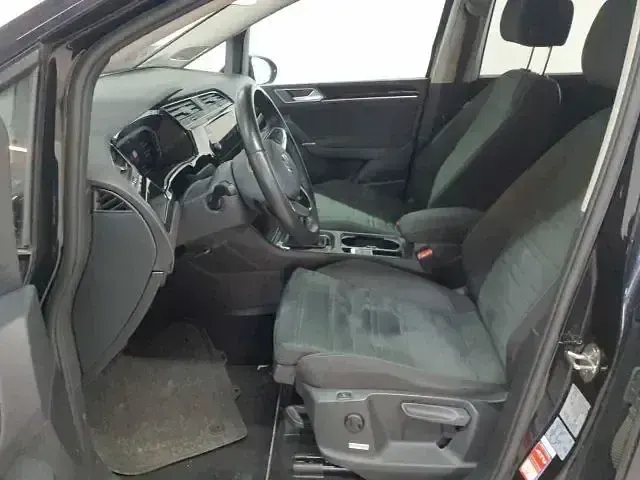 Gebraucht VW Touran Highline 150 PS (110 kW) 2023 Deep black perleffekt Van / Kleinbus