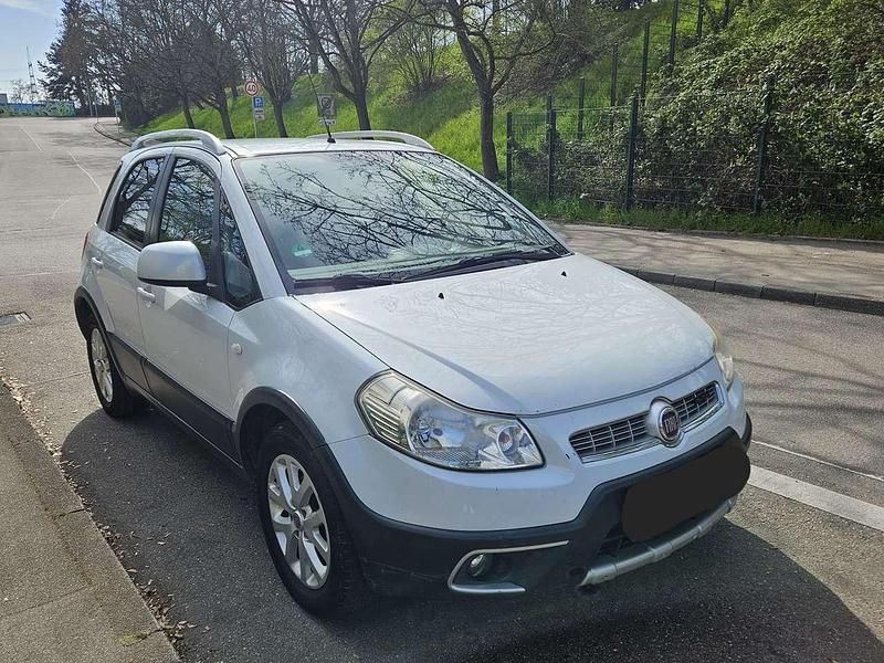 Weiß Gebraucht 2010 Fiat Sedici Emotion SUV | 2.900 € (Teuer) - Bild 1/4