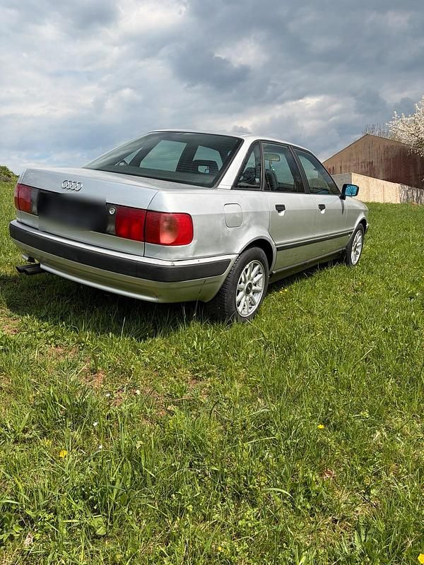 Second-hand Audi 80 133 CP (97 kW) 1992 Argintiu Berlinǎ