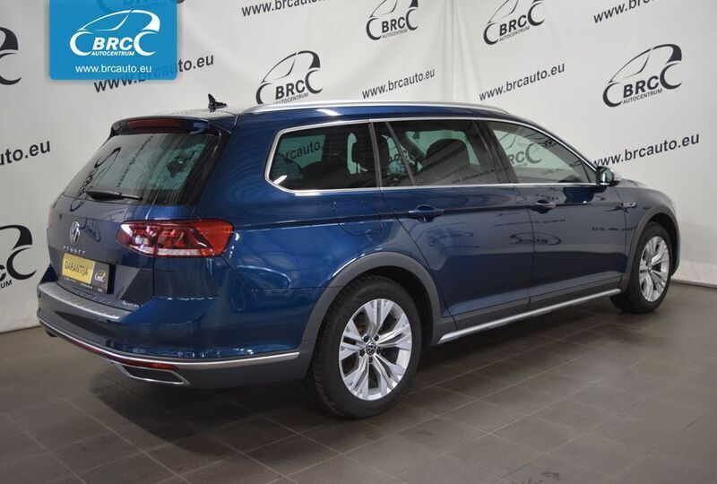 Gebraucht VW Passat Alltrack 200 PS (147 kW) 2021 Blau Kombi