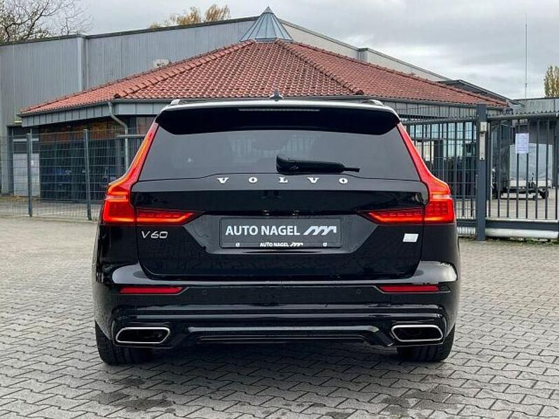 Gebraucht Volvo V60 Plus 455 PS (334 kW) 2022 Black solid "stone" / solid Kombi