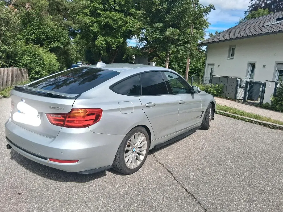 Gebraucht BMW 320 184 PS (135 kW) 2013 Grau Limousine