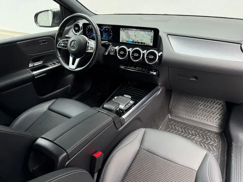 Gebraucht Mercedes B200 150 PS (110 kW) 2022 Grau Kleinwagen