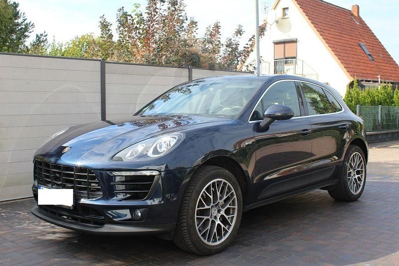 Blau Gebraucht 2016 Porsche Macan S SUV | 32.999 € (Guter Preis) - Bild 1/4