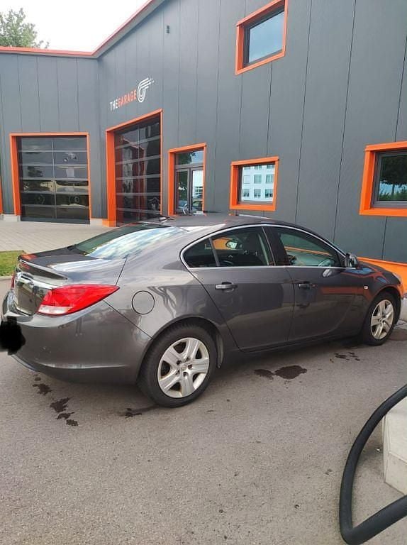 Gebraucht Opel Insignia Edition 140 PS (102 kW) 2009 Grau Limousine