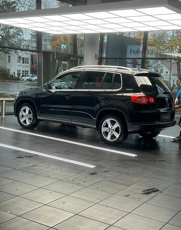 Gebraucht VW Tiguan 140 PS (102 kW) 2011 Schwarz SUV