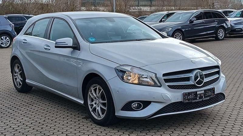 Gebraucht Mercedes A200 156 PS (114 kW) 2012 Silber Limousine