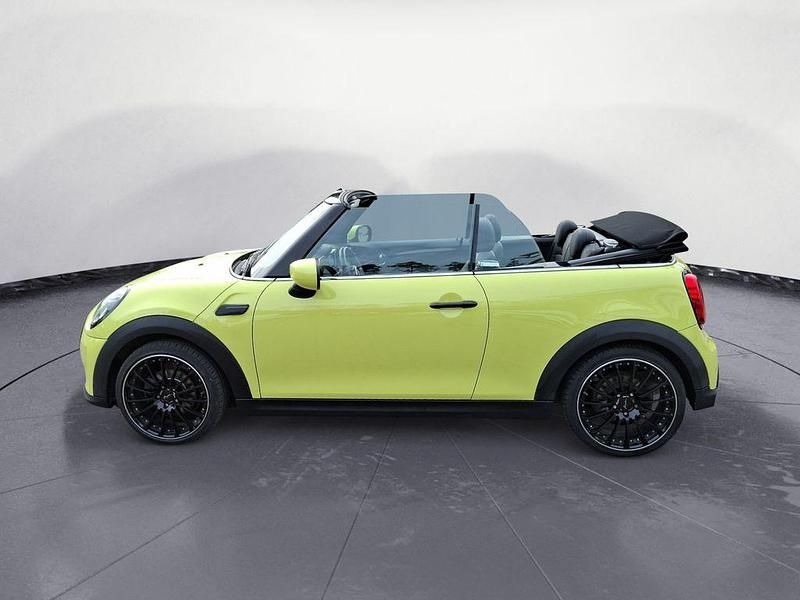 Gebraucht Mini One Cabriolet Classic 102 PS (75 kW) 2022 Gelb Cabrio
