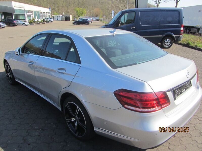 Gebraucht Mercedes E250 Elegance 211 PS (155 kW) 2014 Silber Limousine