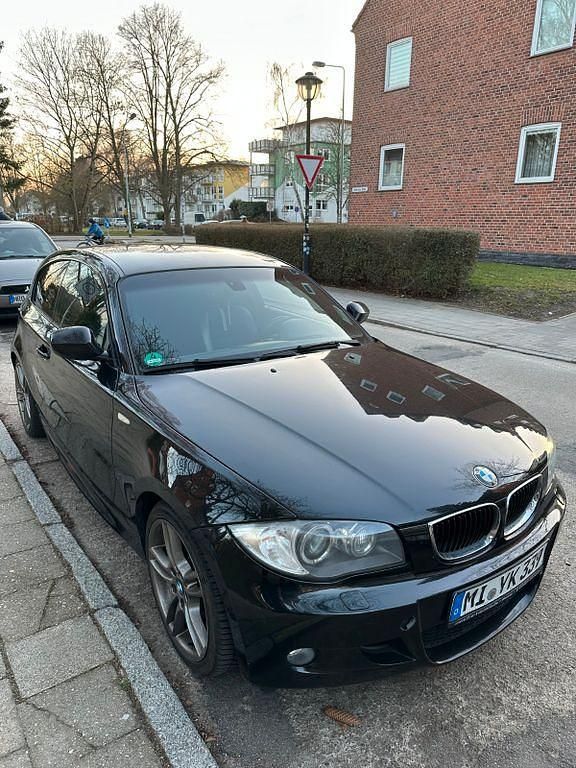 Gebraucht BMW 123 M Sport 204 PS (150 kW) 2010 Schwarz Kleinwagen
