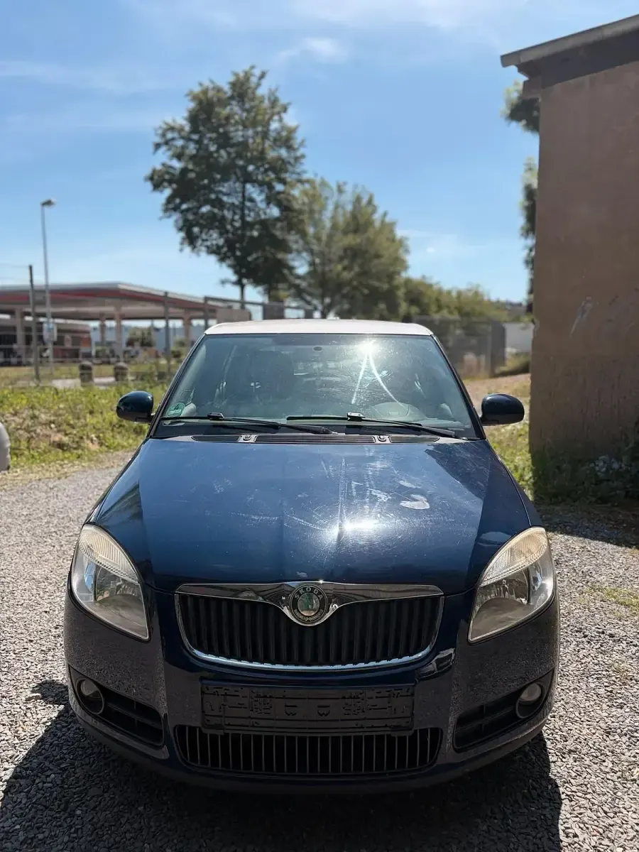 Gebraucht Skoda Fabia 74 PS (54 kW) 2009 Blau Limousine