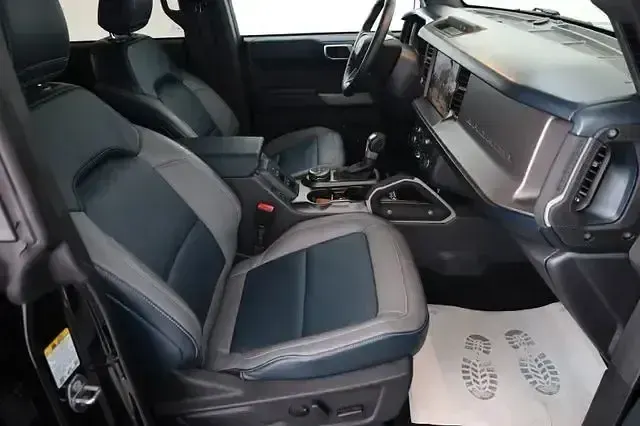 Gebraucht Ford Bronco Outer Banks 334 PS (245 kW) 2025 Shadow black SUV