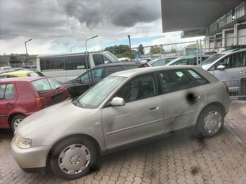 Silber Gebraucht 2002 Audi A3 Sport Limousine | 999 € (Guter Preis) - Bild 1/4