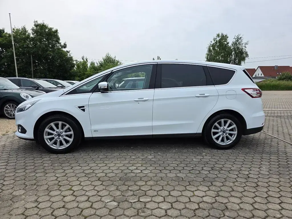 Second-hand Ford S-MAX Titanium 179 CP (131 kW) 2017 Alb Monovolum