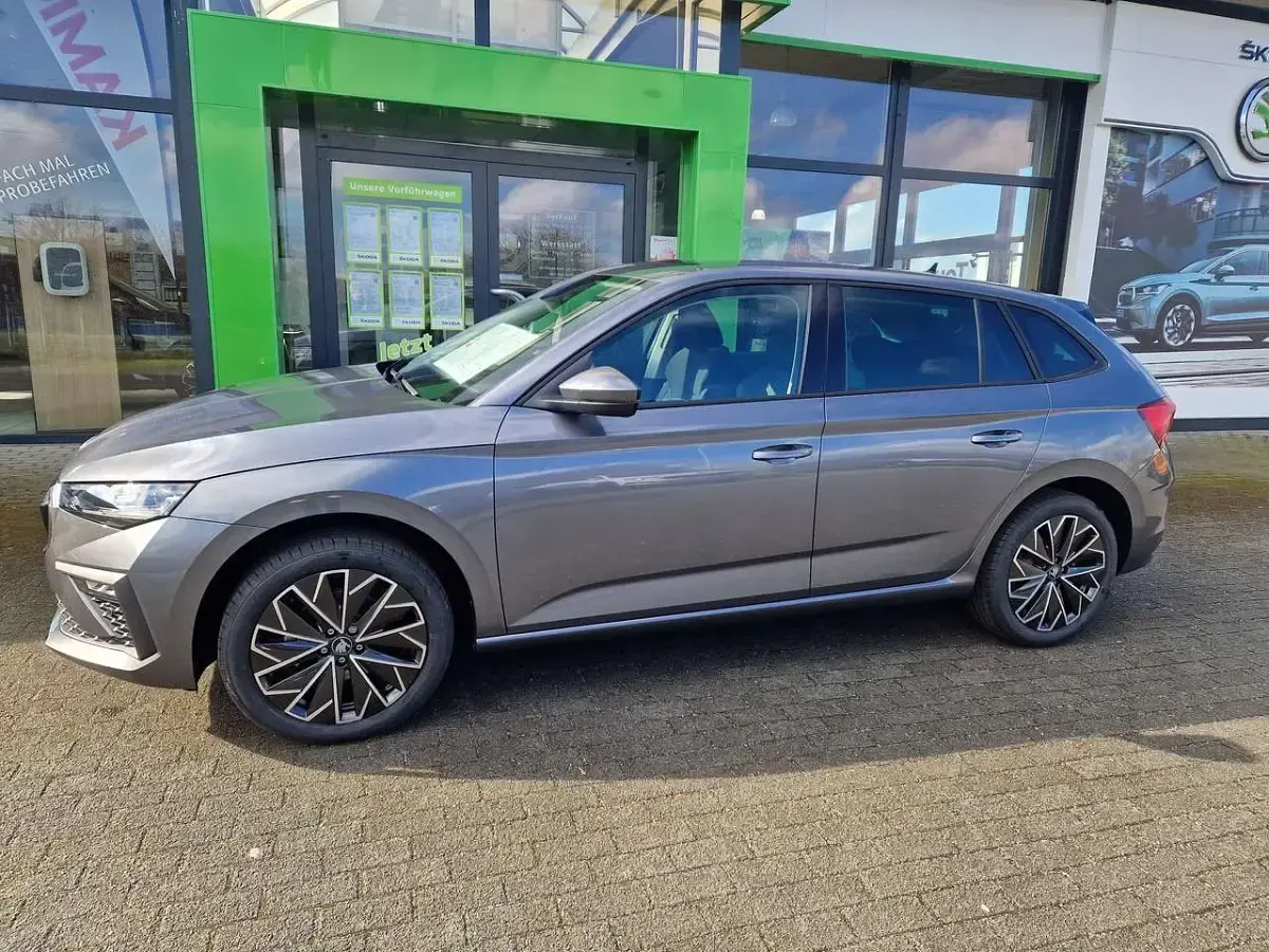 Neu Skoda Scala Tour 116 PS (85 kW) 2025 Graphitegrau metallic Kleinwagen
