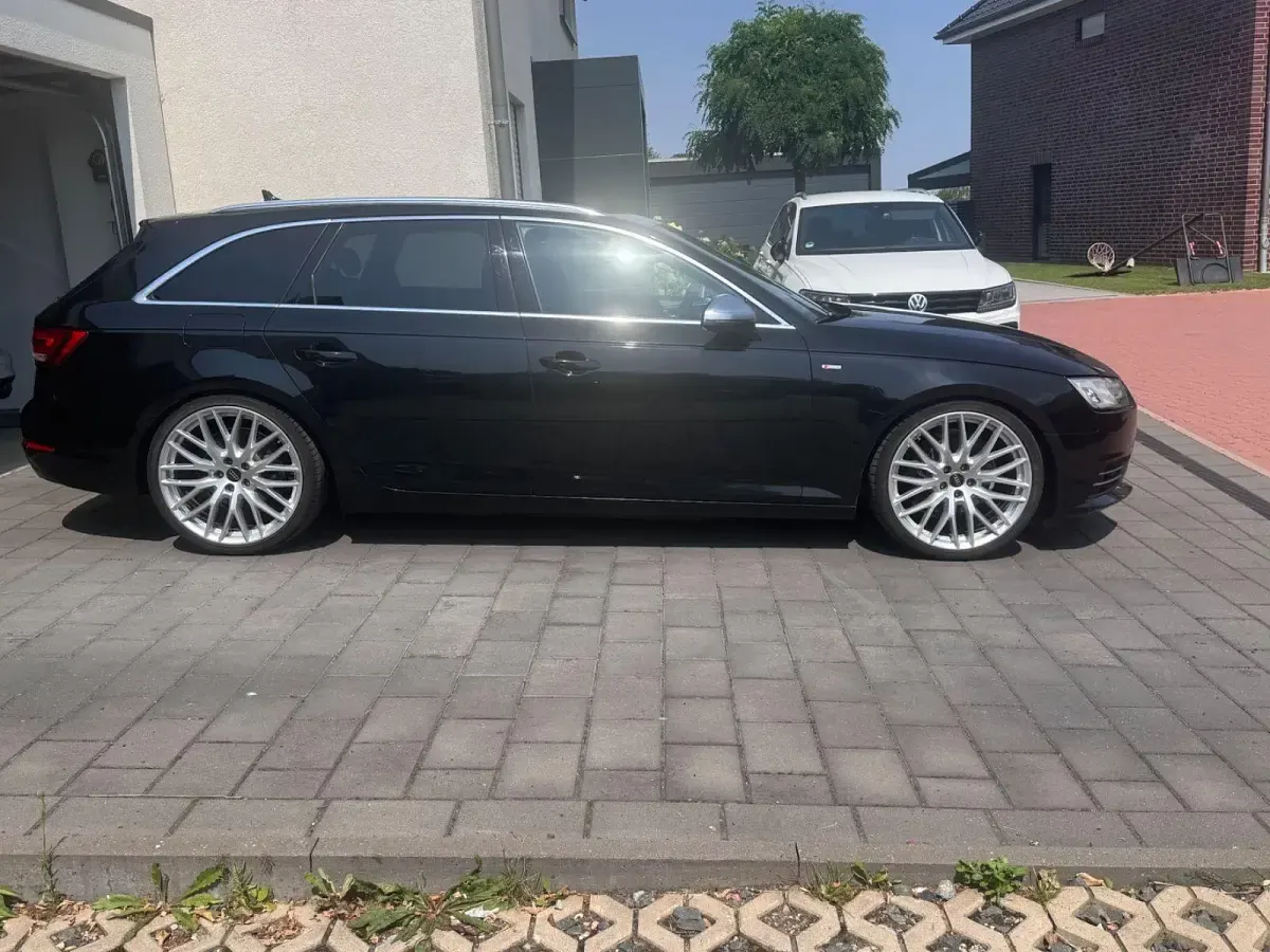 Gebraucht Audi A4 Ambiente 190 PS (139 kW) 2017 Schwarz Kombi