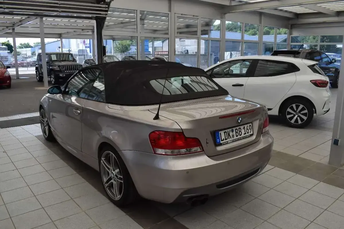 Gebraucht BMW 135 Cabriolet Comfort Edition 306 PS (225 kW) 2009 Braun Cabrio