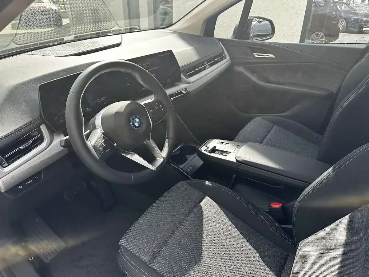 Neu BMW 225 Active Tourer 245 PS (180 kW) 2026 Schwarz Van / Kleinbus