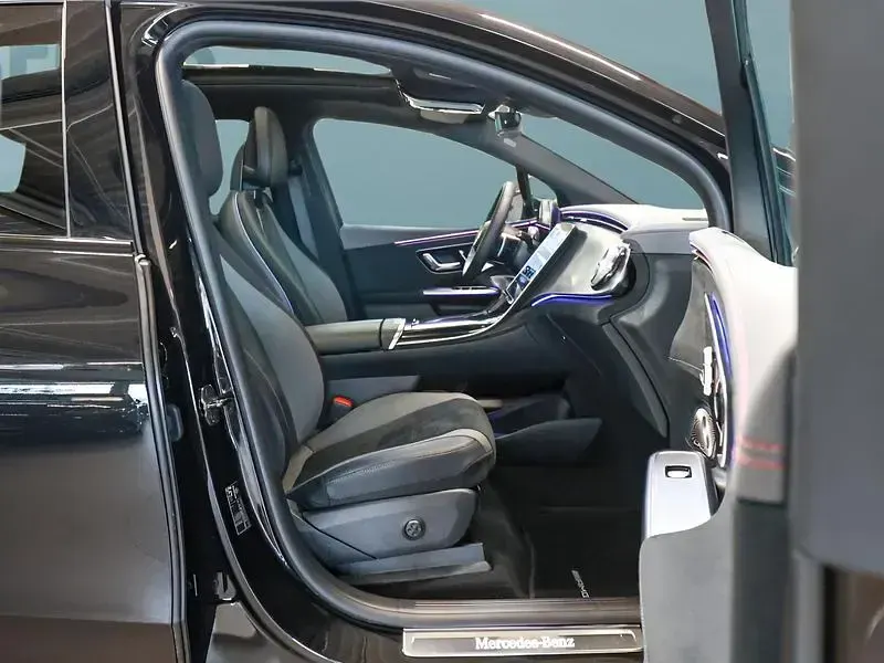 Gebraucht Mercedes EQE300 180 kW (245 PS) 2025 Schwarz Limousine