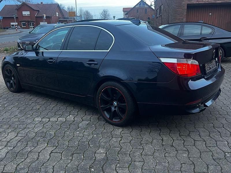 Gebraucht BMW 530 231 PS (169 kW) 2004 Blau Limousine