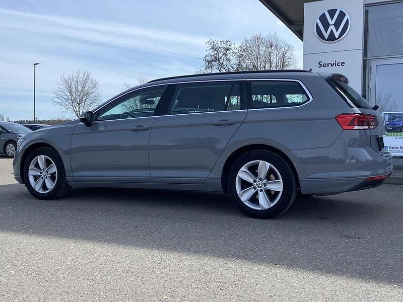 Gebraucht VW Passat Business 190 PS (139 kW) 2023 Grau Kombi