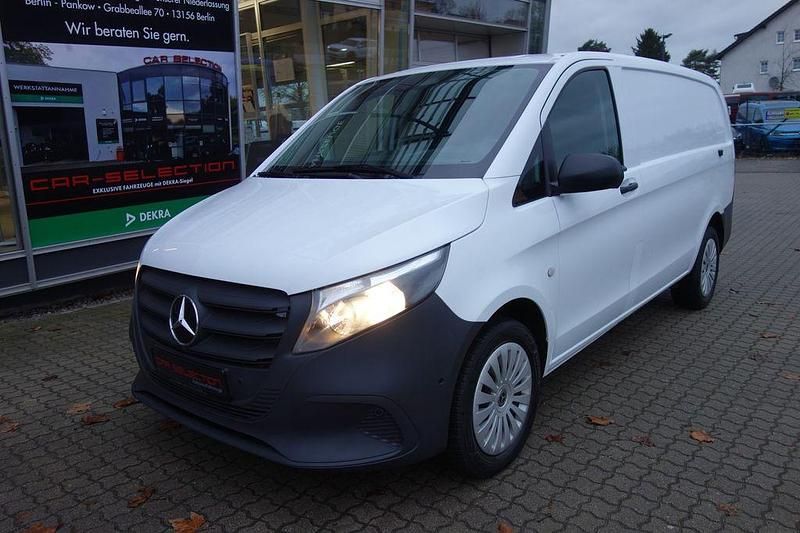 Weiß Gebraucht 2024 Mercedes Vito Van | 29.800 € (Superpreis) - Bild 1/4