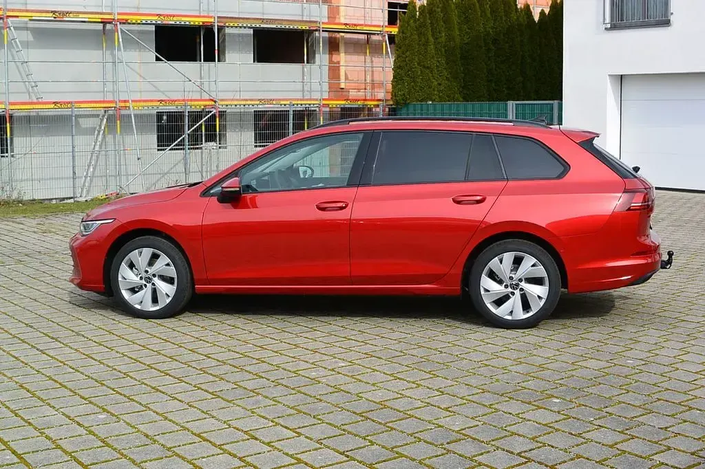 Ny VW Golf VIII 116 HK (85 kW) 2026 Rød Stationcar