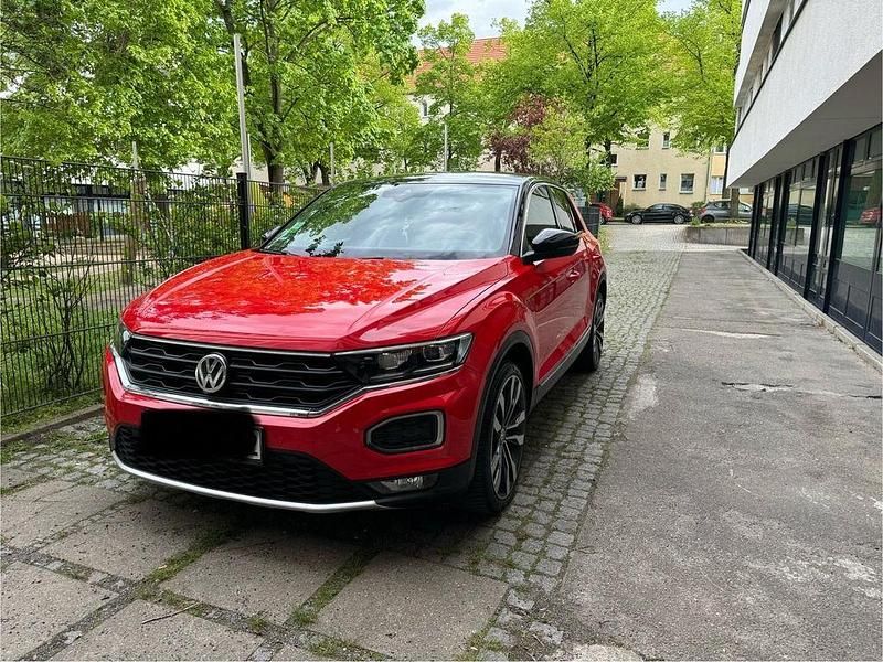 Rot Gebraucht 2018 VW T-Roc Sport SUV | 16.900 € (Superpreis) - Bild 1/4