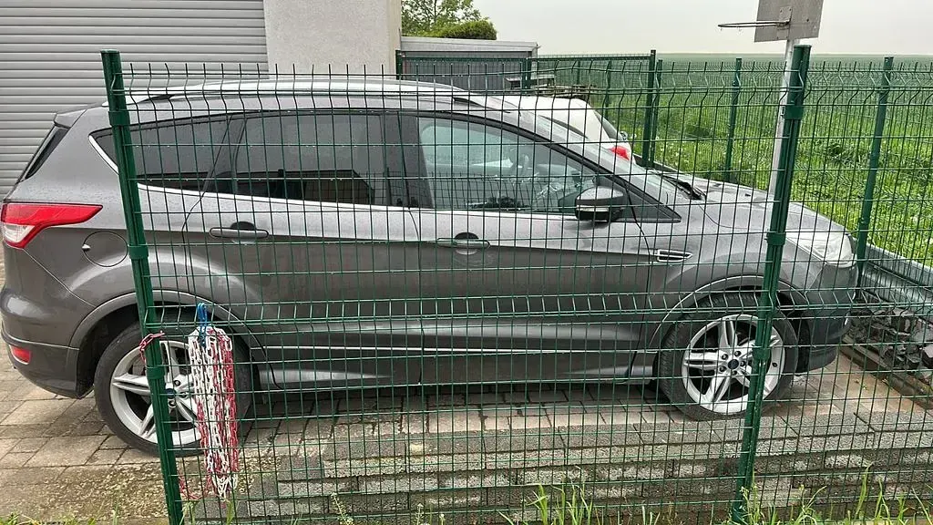 Gebraucht Ford Kuga Individual 150 PS (110 kW) 2014 Grau SUV