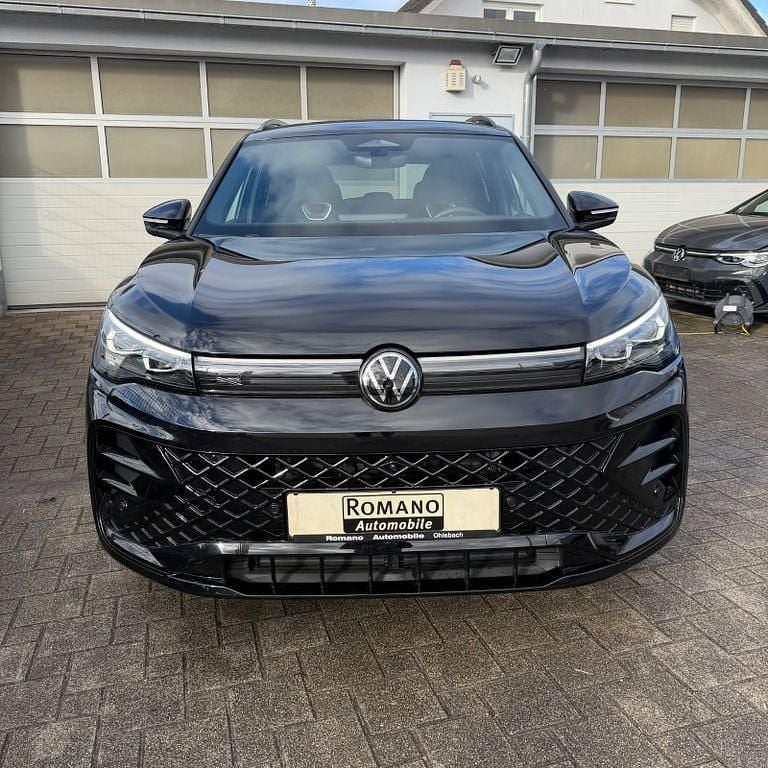 Gebraucht VW Tiguan R-line 150 PS (110 kW) 2025 Schwarz SUV