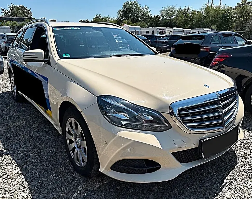 Gebraucht Mercedes E200 136 PS (100 kW) 2016 Gelb Limousine