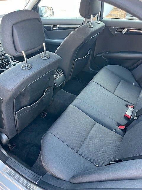 Gebraucht Mercedes C180 156 PS (114 kW) 2011 Silber Limousine