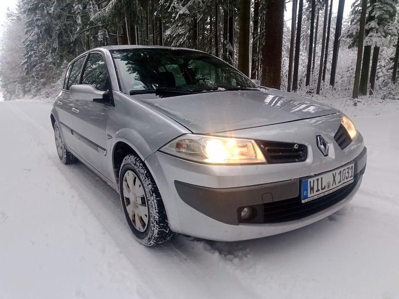Silber Gebraucht 2006 Renault Mégane II Limousine | 1.400 € (Guter Preis) - Bild 1/4