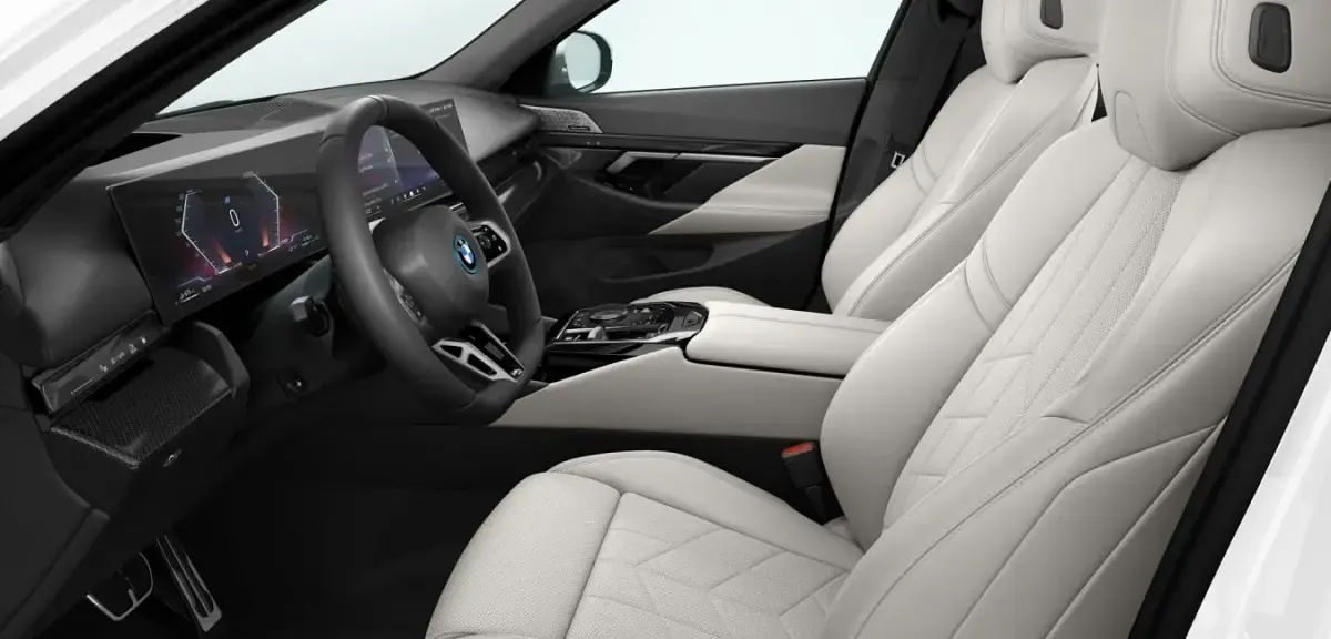 Gebraucht BMW 550e Comfort Edition 489 PS (359 kW) 2025 Weiß Limousine