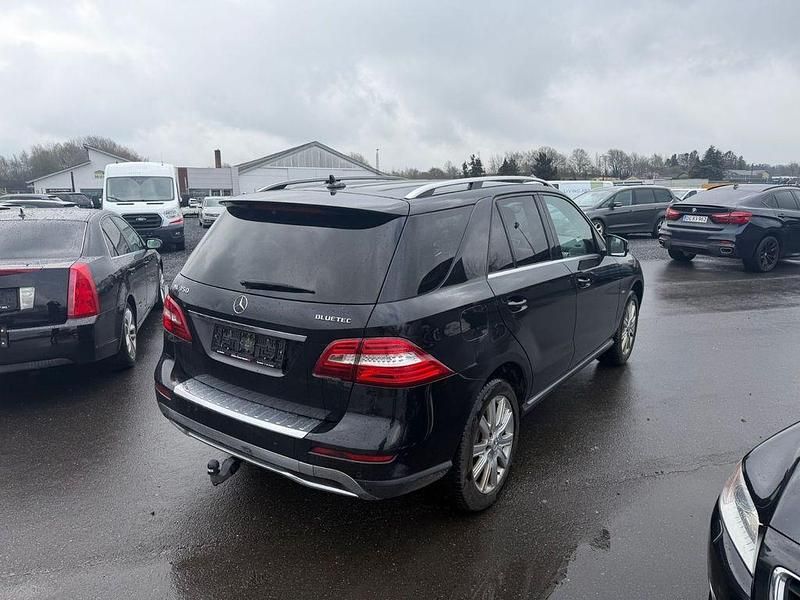 Gebraucht Mercedes ML350 258 PS (189 kW) 2012 Schwarz SUV
