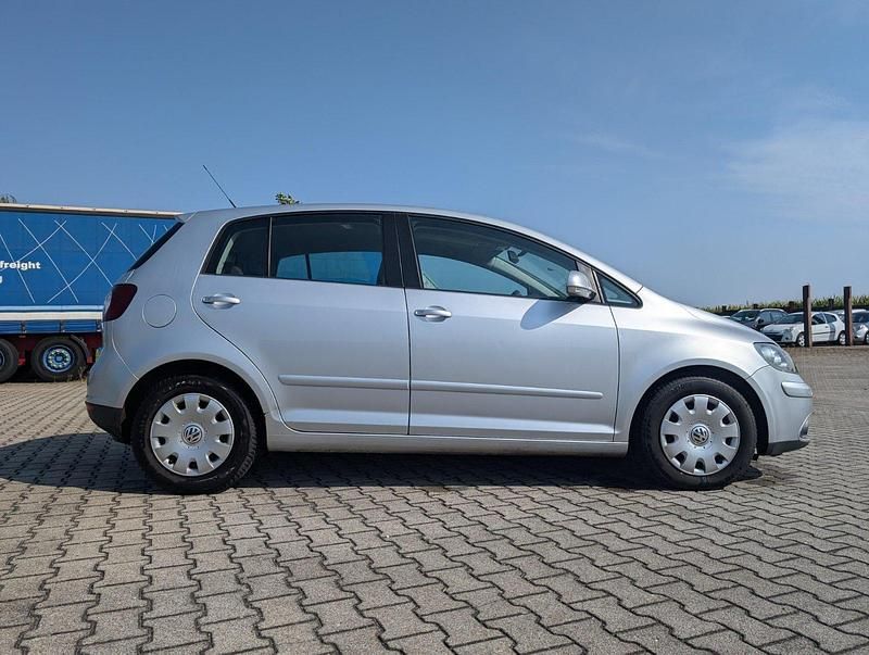 Gebraucht VW Golf V 105 PS (77 kW) 2005 Silber Kleinwagen