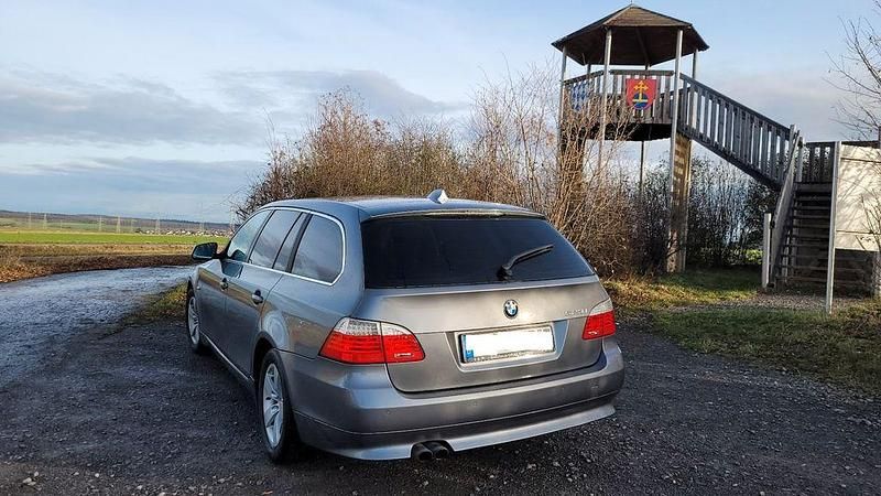 Gebraucht BMW 523 190 PS (139 kW) 2009 Grau Kombi