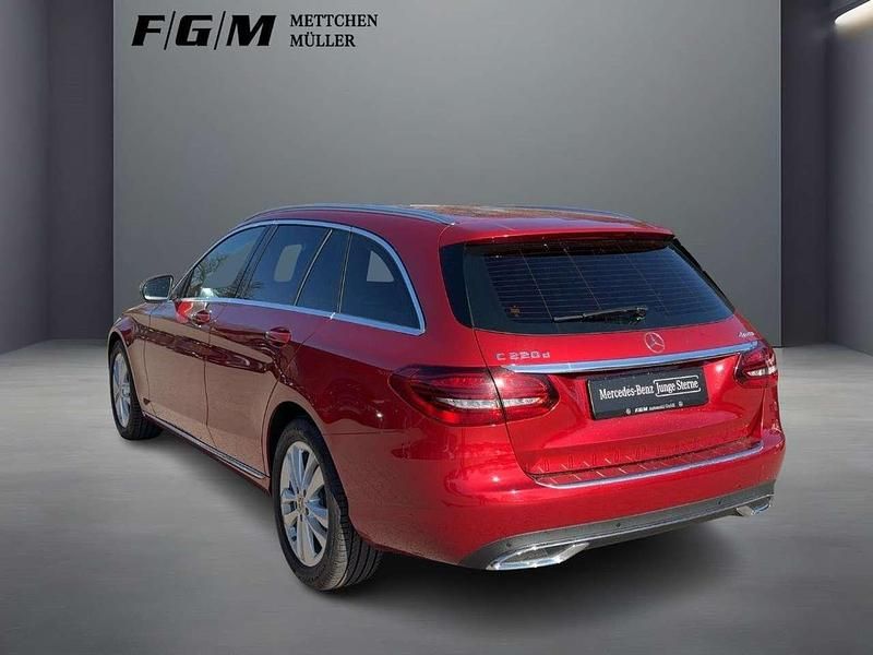 Gebraucht Mercedes C220 Avantgarde 194 PS (142 kW) 2018 Manufaktur lack manufaktur hya Kombi